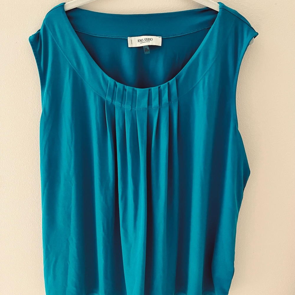 Jones Studio Turquoise Sleeveless Blouse